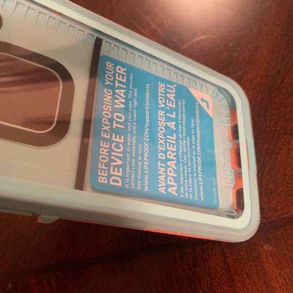 iPhone X/XS Lifeproof Case - Picture 5 of 8